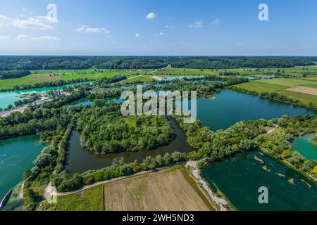 Vue sur les étangs de carrière près de Thannhausen en Souabe Banque D'Images