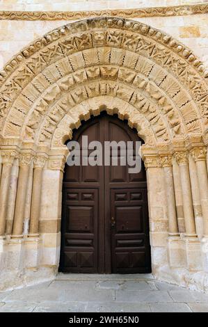 Ville de Zamora, église Santa Maria Magdalena (roman 12-13ème siècles). Castilla y Leon, Espagne. Banque D'Images