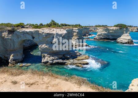 Les piles de Sant'Andrea à Melendugno, région du Salento, province de Lecce, Pouilles, Italie Banque D'Images