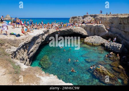 MELENDUGNO, ITALIE, 13 JUILLET 2022 - la grotte de poésie dans le petit village de Melendugno, région du Salento, Pouilles, Italie Banque D'Images