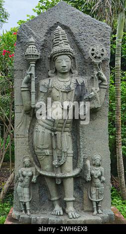 Sculpture de Dwarapala dans le Campus de Kota Gullu ou Ganapeshwaralayam, Ghanpur, Warangal, Telangana, Inde. Banque D'Images