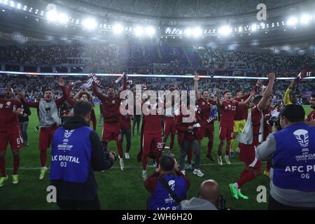 DOHA, QATAR - FÉVRIER 07 : les joueurs Almoez Ali, Ahmed Fatehi, Sultan Al-Brake, Mostafa Meshaal, Lucas Mendes du Qatar célèbrent lors de l'AFC Asian C Banque D'Images