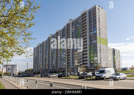 Immeubles d'appartements et terrains à proximité Banque D'Images