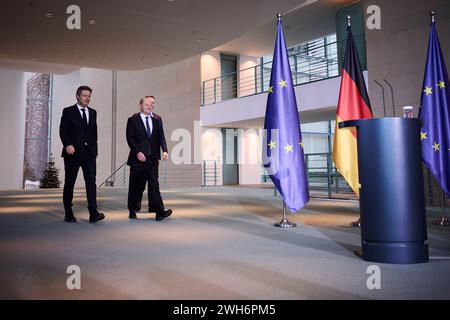 Berlin, Pressestatements von Bundeskanzler Scholz, Bundesminister Habeck und Bundesminister Lindner Olaf Scholz Bundeskanzler, SPD, Christian Lindner Bundesminister der Finanzen, Vizekanzler, FDP und Robert Habeck Bundesminister für Wirtschaft und Klimaschutz, Vizekanzler, Bündnis 90/Die Grünen geben am 13.12.2023 ein gemeinsames Pressestatement im Bundeskanzler in Berlin ab. Berlin Bundeskanzleramt Berlin Deutschland *** Berlin, déclarations à la presse du chancelier fédéral Scholz, du ministre fédéral Habeck et du ministre fédéral Lindner Olaf Scholz Chancelier fédéral, SPD, Christian Lindner Federal Banque D'Images