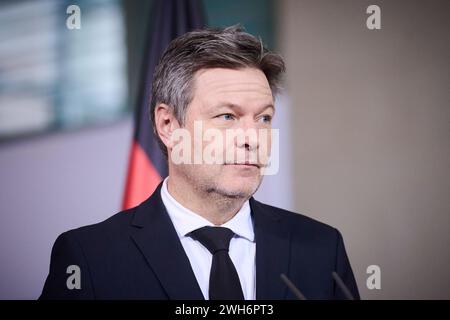 Berlin, Pressestatements von Bundeskanzler Scholz, Bundesminister Habeck und Bundesminister Lindner Olaf Scholz Bundeskanzler, SPD, Christian Lindner Bundesminister der Finanzen, Vizekanzler, FDP und Robert Habeck Bundesminister für Wirtschaft und Klimaschutz, Vizekanzler, Bündnis 90/Die Grünen geben am 13.12.2023 ein gemeinsames Pressestatement im Bundeskanzler in Berlin ab. IM Bild : Robert Habeck Bundesminister für Wirtschaft und Klimaschutz, Vizekanzler, Bündnis 90/Die Grünen Berlin Bundeskanzleramt Berlin Deutschland *** Berlin, communiqués de presse du chancelier fédéral Scholz, Federal min Banque D'Images