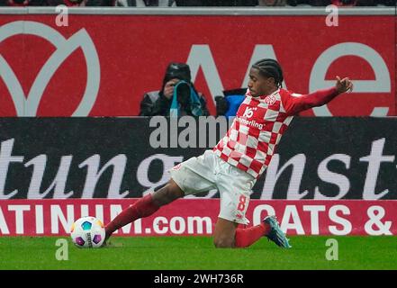 Mainz, Deutschland. 07 février 2024. 07.02.2024, MEWA Arena, Mayence, GER, 1.FBL, 1.FSV FSV FSV Mainz 05 vs 1.Union Berlin, la réglementation DFL interdit toute utilisation de photographies comme séquences d'images et/ou quasi-vidéo. Dans l'image Leandro Barreiro (Mayence) crédit : dpa/Alamy Live News Banque D'Images