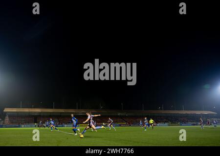 Crawley, Royaume-Uni. 7 février 2024. Simone Magill d’Aston Villa Women lors du match de quart de finale de la FA Women’s Continental Tyres League Cup entre Brighton & Hove Albion WFC et Aston Villa WFC au Broadfield Stadium à Crawley le 7 février 2024. Cette image ne peut être utilisée qu'à des fins éditoriales. Usage éditorial exclusif. Crédit : Ashley Crowden/Alamy Live News Banque D'Images