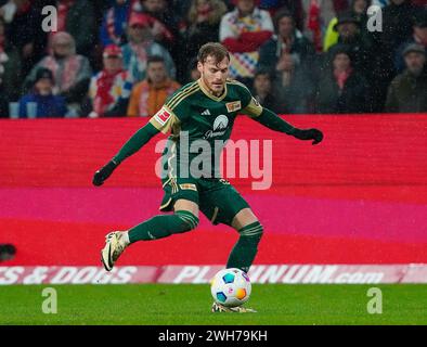 Mainz, Deutschland. 07 février 2024. 07.02.2024, MEWA Arena, Mayence, GER, 1.FBL, 1.FSV FSV FSV Mainz 05 vs 1.Union Berlin, la réglementation DFL interdit toute utilisation de photographies comme séquences d'images et/ou quasi-vidéo. Sur la photo Yorbe Vertessen (Union Berlin) crédit : dpa/Alamy Live News Banque D'Images