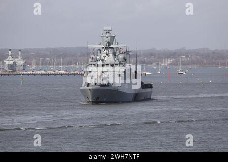 La corvette navale allemande FGS OLDENBURG (F263) quitte la base navale Banque D'Images