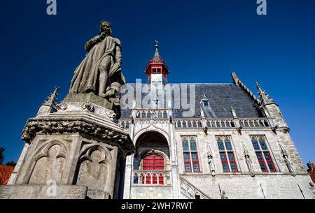 Statue de Jacob van Maerlant devant la mairie, Damme, Flandre, Belgique, Europe Banque D'Images