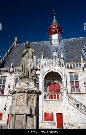 Statue de Jacob van Maerlant devant la mairie, Damme, Flandre, Belgique, Europe Banque D'Images