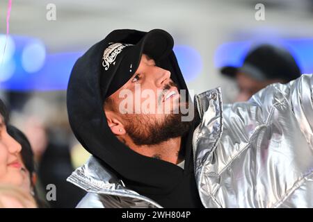 Mike Heiter au retour des candidats du camp de jungle de l'émission de télé-réalité RTL. 'ICH bin ein Star holt mich hier raus', de l'Australie à l'aéroport de Francfort-sur-le-main Aéroport DE FRANCFORT-SUR-LE-MAIN, 7. Février 2024 ; RTL - Dschungelcamp 2024, retour des participants et arrivée à l'aéroport de Francfort, arrivée des candidats du salon RTL. « ICH bin ein Star - holt mich hier raus » du Jungle Camp 2024 organisé en Australie - photo à l'aéroport de Francfort-sur-le-main. - Divertissement, spectacle, personnes, (photo de Jerry ANDRE/ATPImages) (ANDRE Jerry/ATP/SPP) Banque D'Images