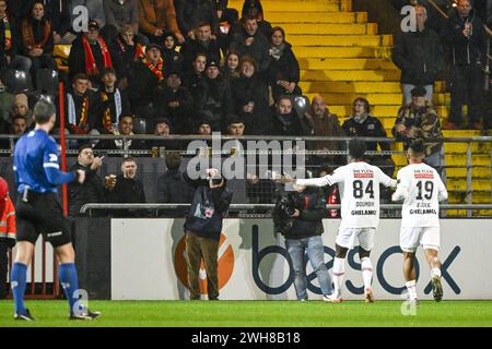 Ostende, Belgique. 08th Feb, 2024. Mahamadou Doumbia d'Anvers célèbre après avoir marqué lors d'un match de football entre le KV Oostende (1b) et le Royal Antwerp FC, jeudi 08 février 2024 à Anvers, première étape des demi-finales de la Croky Cup. BELGA PHOTO TOM GOYVAERTS crédit : Belga News Agency/Alamy Live News Banque D'Images