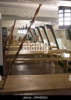 Vue intérieure du HMS Unicorn, le plus ancien navire d'Écosse et aujourd'hui musée du patrimoine amarré sur le front de mer de Dundee. Banque D'Images