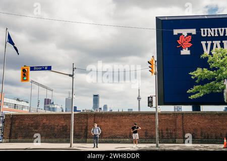 City Street Building View, Toronto, Ontario, Canada - 2 septembre 2023. Photo de haute qualité Banque D'Images