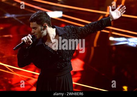 Sanremo, Italie. 08th Feb, 2024. Sanremo, 74ème Festival de la chanson italienne - troisième soirée sur la photo : Maninni crédit : Agence photo indépendante/Alamy Live News Banque D'Images