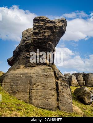 Aux Bridestones au-dessus de Todmorden sur la randonnée Calderdale Way Banque D'Images