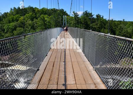 Pont piétonnier suspendu Parc des chutes de la Chaudière de 113 mètres de long Québec Banque D'Images