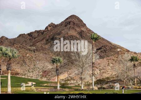 Henderson, Nevada, États-Unis. 07 février 2024. Une vue sur les montagnes avant le début de la NFL Alumni PRO-AM au Cascata Golf Club à Henderson, Nevada. Christopher Trim/CSM/Alamy Live News Banque D'Images