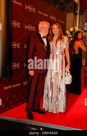 Dieter Hallervorden, Ehefrau Christiane Hallervorden LAMBERTZ MONDAY NIGHT 2024 Chocolate & Fashion Party - Back Again im alten Wartesaal am Dom, Koeln. *** Dieter Hallervorden, épouse Christiane Hallervorden LAMBERTZ LUNDI SOIR 2024 chocolat Fashion Party retour à nouveau dans l'ancien Wartesaal am Dom, Cologne Banque D'Images