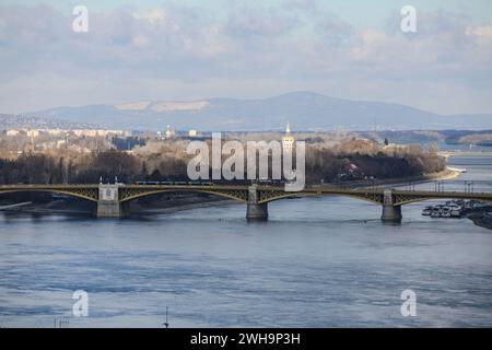 Budapest : vue panoramique sur l'île Margaret et le pont Margaret, sur le Danube. Hongrie Banque D'Images