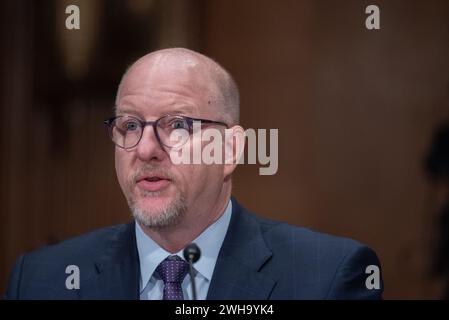 Washington, États-Unis. 08th Feb, 2024. PDG de Merck Robert Davis lors d’une audience du Sénat sur la santé, l’éducation, le travail et les pensions pour « examiner le coût des médicaments sur ordonnance » dans l’immeuble de bureaux du Sénat Dirksen à Washington, DC, États-Unis, le jeudi 8 février 2024. Photo Annabelle Gordon/CNP/ABACAPRESS.COM crédit : Abaca Press/Alamy Live News Banque D'Images