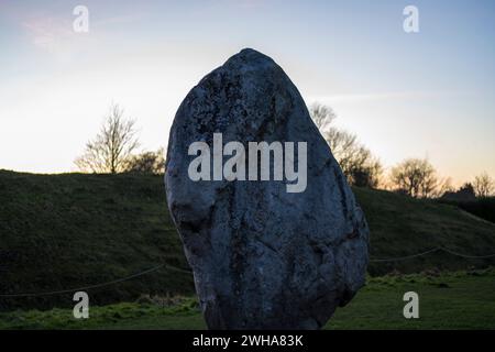 Coucher de soleil à Avebury, Britains Greatest Stone Circle, Avebury, Wiltshire, Angleterre, Royaume-Uni, GB. Banque D'Images