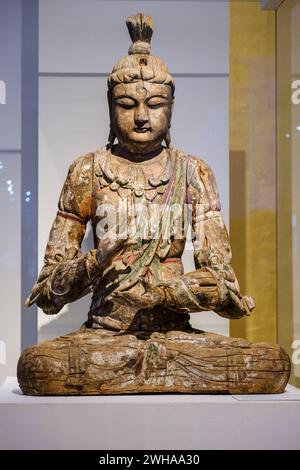 Bodhisattva Guanyin, figure en bois peint, dynastie Jin, 1115-1234, Shanxi, British Museum, Londres, Angleterre, Grande-Bretagne Banque D'Images