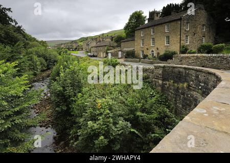 Vue sur le village de Muker, Swaledale, North Yorkshire, Angleterre, Royaume-Uni Banque D'Images