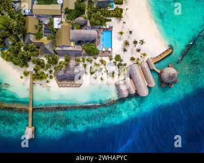 Vue aérienne du complexe de luxe Outrigger maldives Maafushivaru, région de South Ari Atoll Maldives Banque D'Images