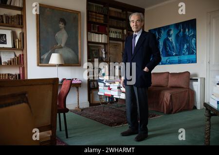 Paris, France. 09th Feb, 2024. © PHOTOPQR/LE PARISIEN/Olivier Arandel ; 09/02 Décès de Robert Badinter ARCHIVES FRANCE décès de Robert Badinter, né le 30 mars 1928 à Paris, est un homme politique, juriste et essayiste français. Professeur de droit privé et avocat au barreau de Paris, il se fait connaître auprès du grand public pour sa lutte contre la peine de mort, dont il soutient l’abolition devant le Parlement en 1981. DOSSIERS Paris ; 29/01/2020 ; Paris, mercredi 29 janvier 2020. Robert Badinter, homme politique, juriste et essayiste français. Crédit : MAXPPP/Alamy Live News Banque D'Images