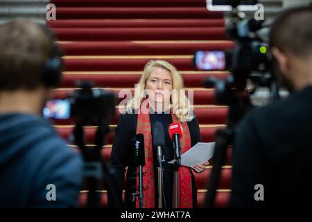 Berlin, Allemagne. 09th Feb, 2024. Kristin Brinker, chef du groupe parlementaire AFD à la Chambre des représentants de Berlin, commente la désinvitation de la Berlinale à la Chambre des représentants de Berlin. Crédit : Christoph Soeder/dpa/Alamy Live News Banque D'Images