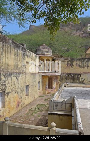 Gatore Ki Chhatriyan ( terrain du crématorium royal ), Jaipur, Rajasthan, Inde Banque D'Images