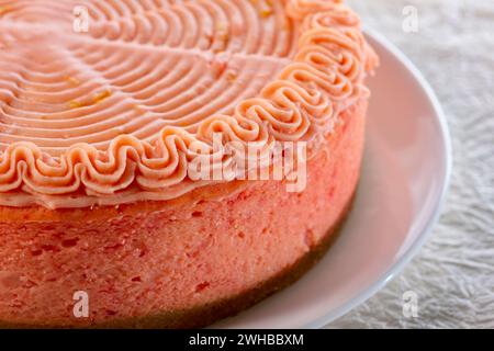 Cheesecake aromatisé à la fraise Banque D'Images