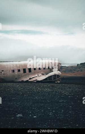 L'avion abandonné de DC sur Sólheimasandur Banque D'Images