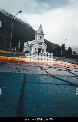 Rainbow Road à Seyðisfjörður, Islande Banque D'Images