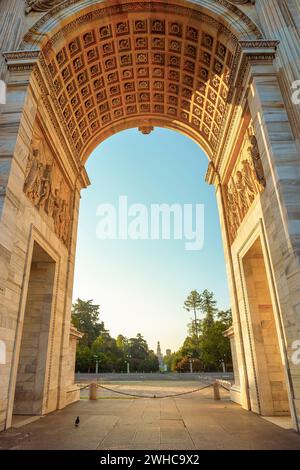 Arc de paix dans le parc sempione, Milan, lombardie, Italie Banque D'Images