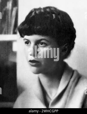 Sylvia Plath. Portrait de la poète et romancière américaine Sylvia Plath (1932-1963) en 1961 Banque D'Images