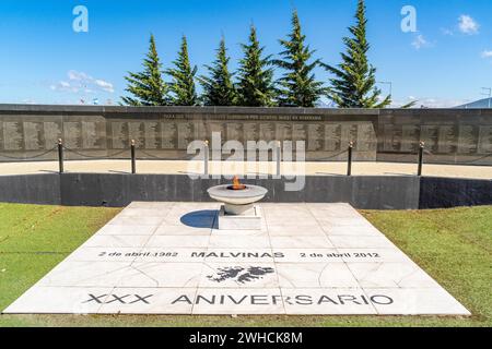 Mémorial aux soldats tombés dans la guerre pour les îles Falkland, également Malvinas, Ushuaia, île de Terre de feu, Patagonie, Argentine Banque D'Images