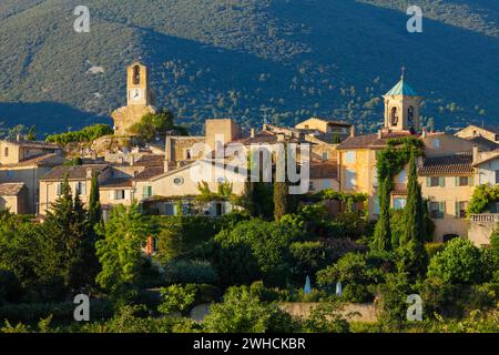 Lourmarin, Parc naturel régional du Luberon, Vaucluse, Provence, France Banque D'Images