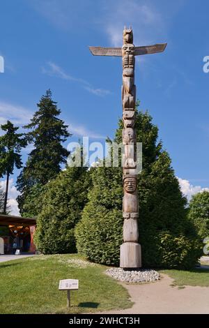 Totem Pole, Rose Cole Yelton Memorial Totem Pole, Stanley Park, Vancouver, Colombie-Britannique, Canada Banque D'Images