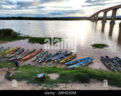 Ibotirama, bahia, brésil - 3 février 2023 : vue sur la rivière Sao Francisco dans la ville d'Ibotirama. Banque D'Images