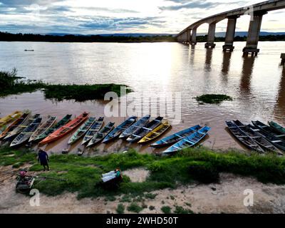 Ibotirama, bahia, brésil - 3 février 2023 : vue sur la rivière Sao Francisco dans la ville d'Ibotirama. Banque D'Images