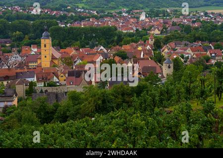 Ambiance nocturne sur Sommerhausen am main et ses vignobles, district de Würzburg, Franconie, basse-Franconie, Bavière, Allemagne Banque D'Images