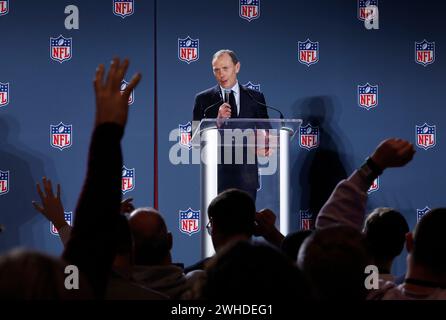 Las Vegas, États-Unis. 09th Feb, 2024. Le directeur des relations institutionnelles du Real Madrid CF, Emilio Butragueno, prend la parole lors d’une conférence de presse menant au Super Bowl LVIII au Mandalay Bay Convention Center à Las Vegas, Nevada, le vendredi 9 février 2024. La NFL va disputer un match de saison régulière à Madrid, en Espagne, en 2025. Les 49ers de San Francisco affronteront les Chiefs de Kansas City au Super Bowl LVIII au stade Allegiant de Las Vegas, Nevada, le dimanche 11 février 2024. Photo de John Angelillo/UPI crédit : UPI/Alamy Live News Banque D'Images