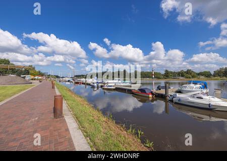 Port de plaisance de Barßel sur la Soeste à Barßel, une seule municipalité dans le district de Cloppenburg, basse-Saxe, Banque D'Images