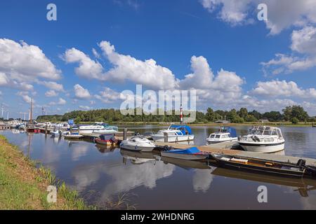 Port de plaisance de Barßel sur la Soeste à Barßel, une seule municipalité dans le district de Cloppenburg, basse-Saxe, Banque D'Images