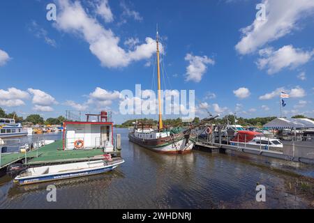 Port de plaisance de Barßel sur la Soeste à Barßel, une seule municipalité dans le district de Cloppenburg, basse-Saxe, Banque D'Images