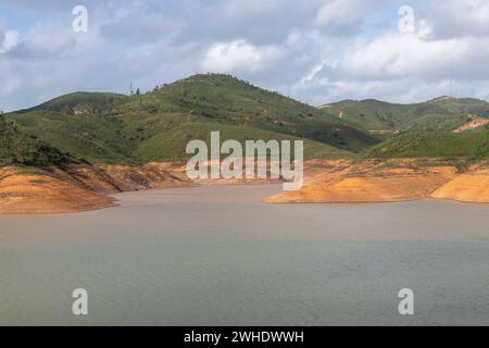 Barragem do arade, réservoir près de Silves dans la région de l'Algarve au Portugal. Banque D'Images