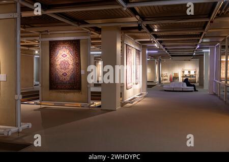 Vue des galeries intérieures, le Musée du tapis d'Iran, Téhéran, Iran Banque D'Images